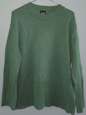 GAP Soft Green Crewneck Sweater - Women's Small
